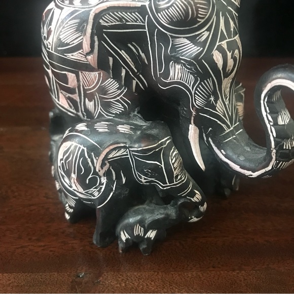 Good Luck Symbols Elephant Family - Picture 5 of 9